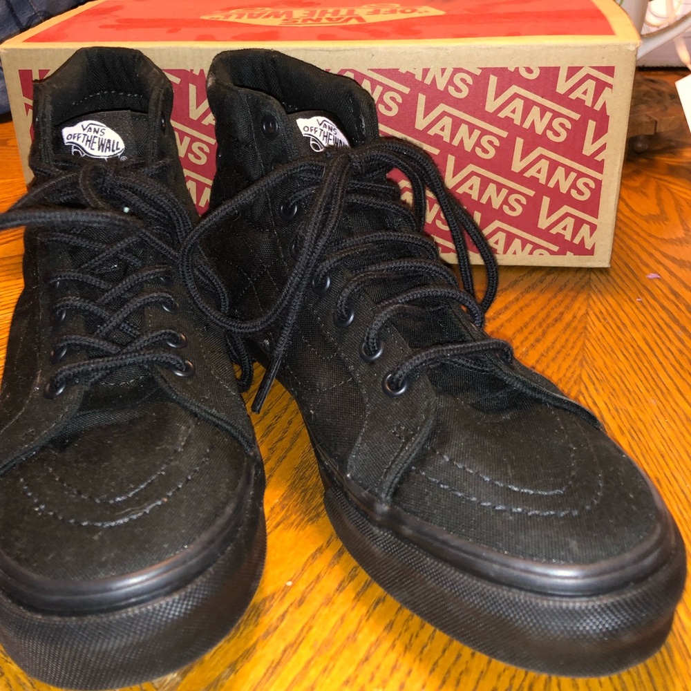 VANS NEVER WORN HIGH SLIM SK8 SHOE.
